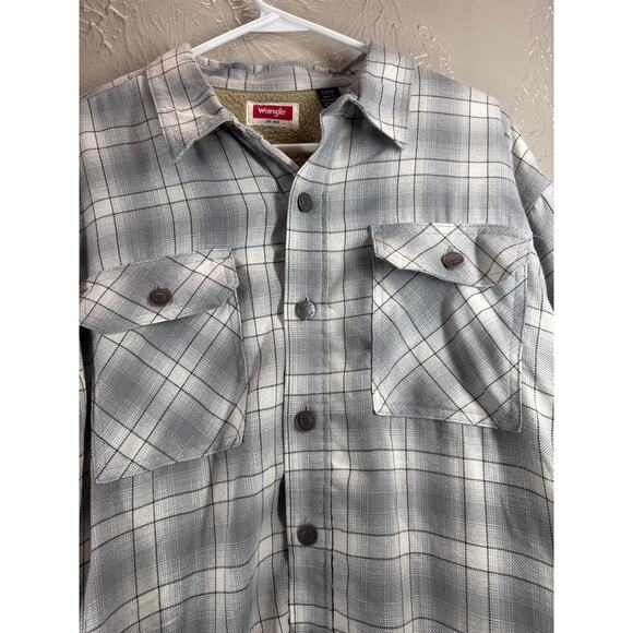 Wrangler Quilted Shirt Jacket Gray Plaid Shacket Lined Pockets Sherpa Size Large - Picture 3 of 5